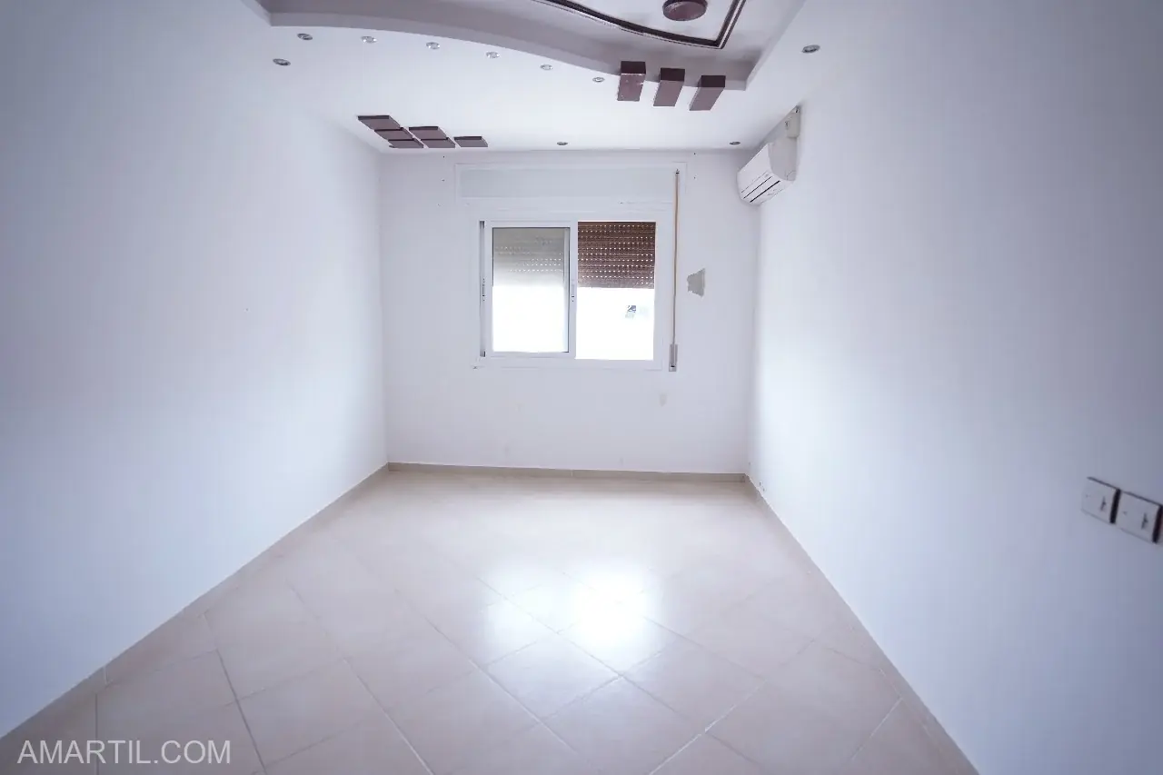 Bel appartement à vendre  Ahriq martil, 2 chambre salon،4ème étage, superficie de 60 mètres