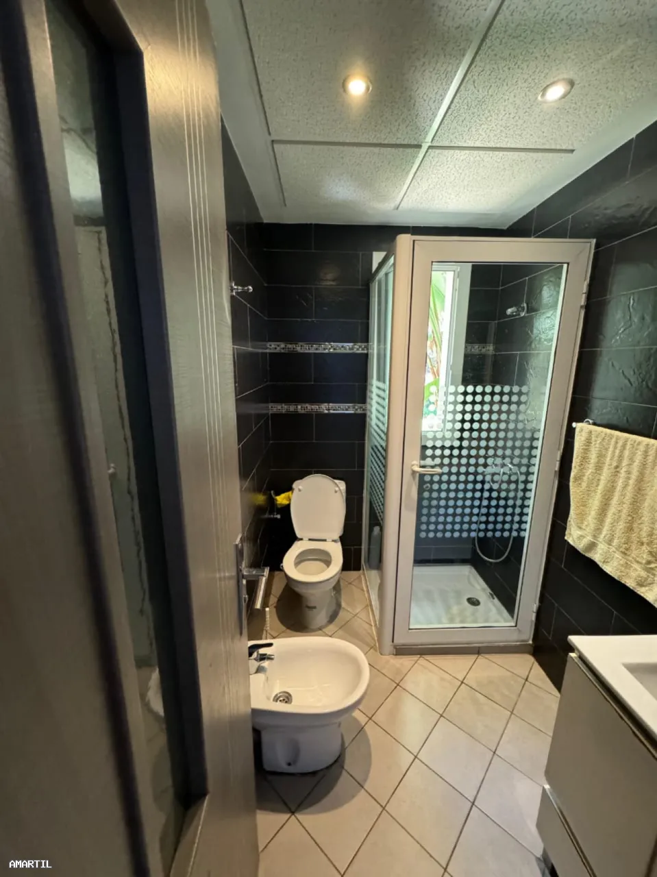 appartement parfait à vendre à cabo negro Rez-de-chaussée salon chambre balcon 
