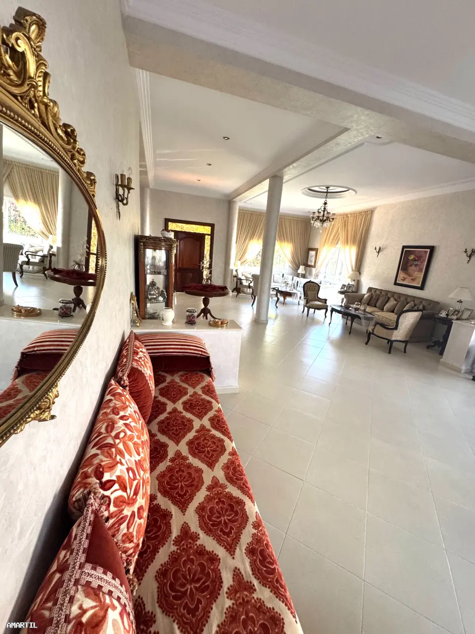 Belle villa à louer à Martil 3 salons avec ja...