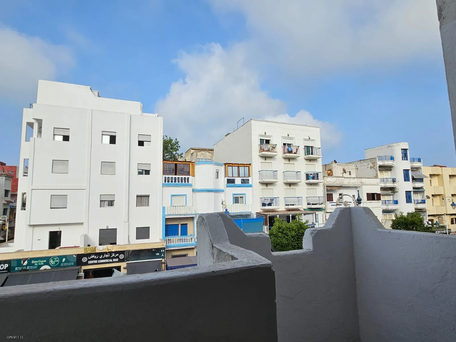 appartement à louer à martil salon et 1 ch ,balcon