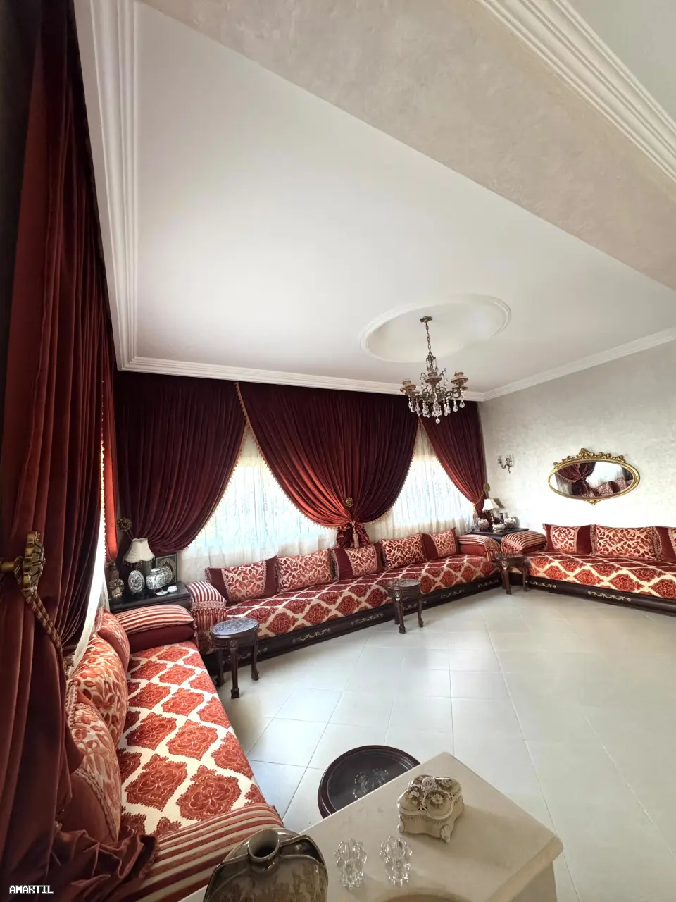 Belle villa à louer à Martil 3 salons avec jardin