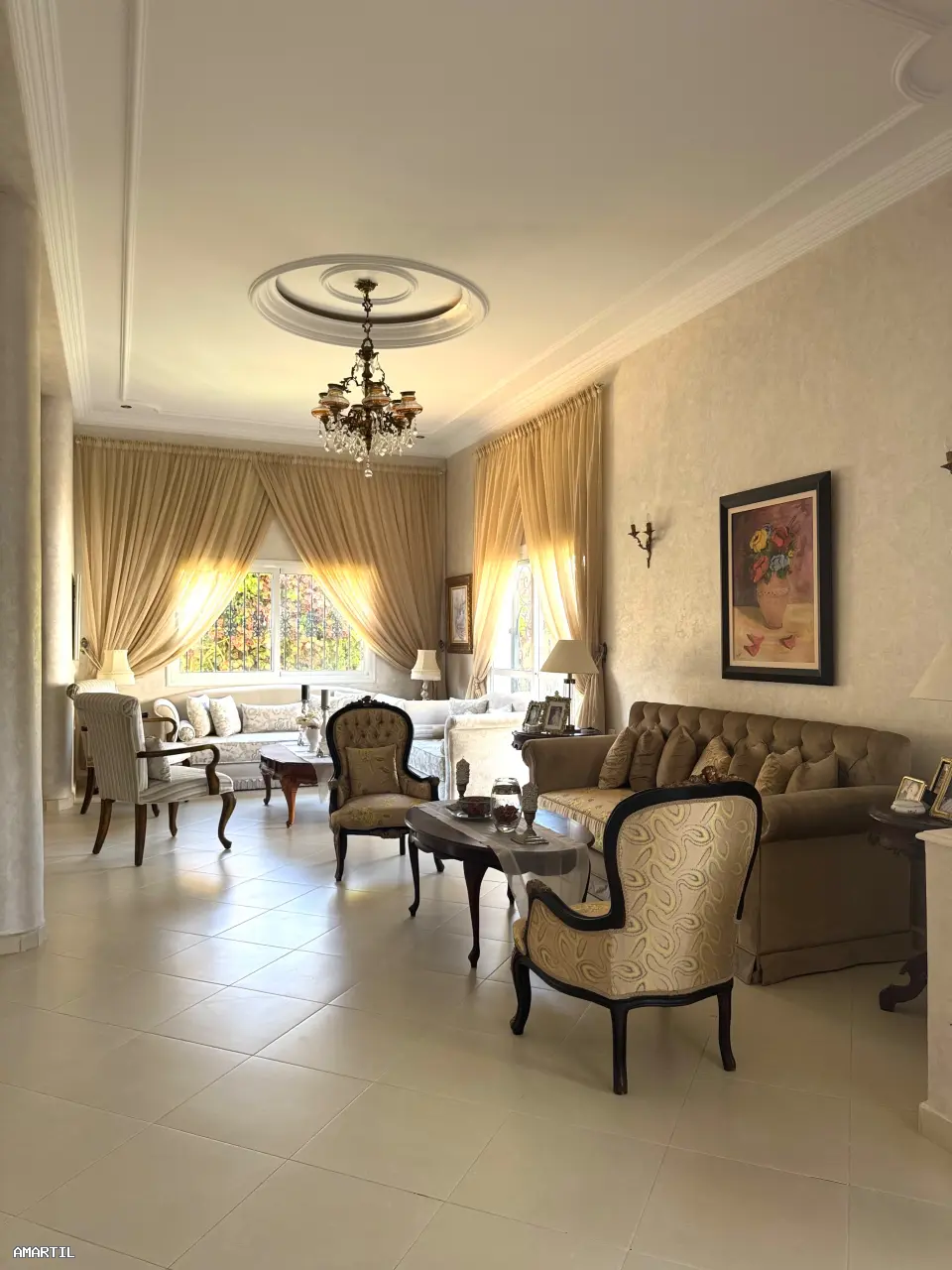 Belle villa à louer à Martil 3 salons avec jardin
