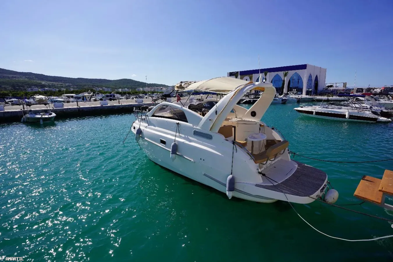 Yacht à louer pour sorties en mer luxe
