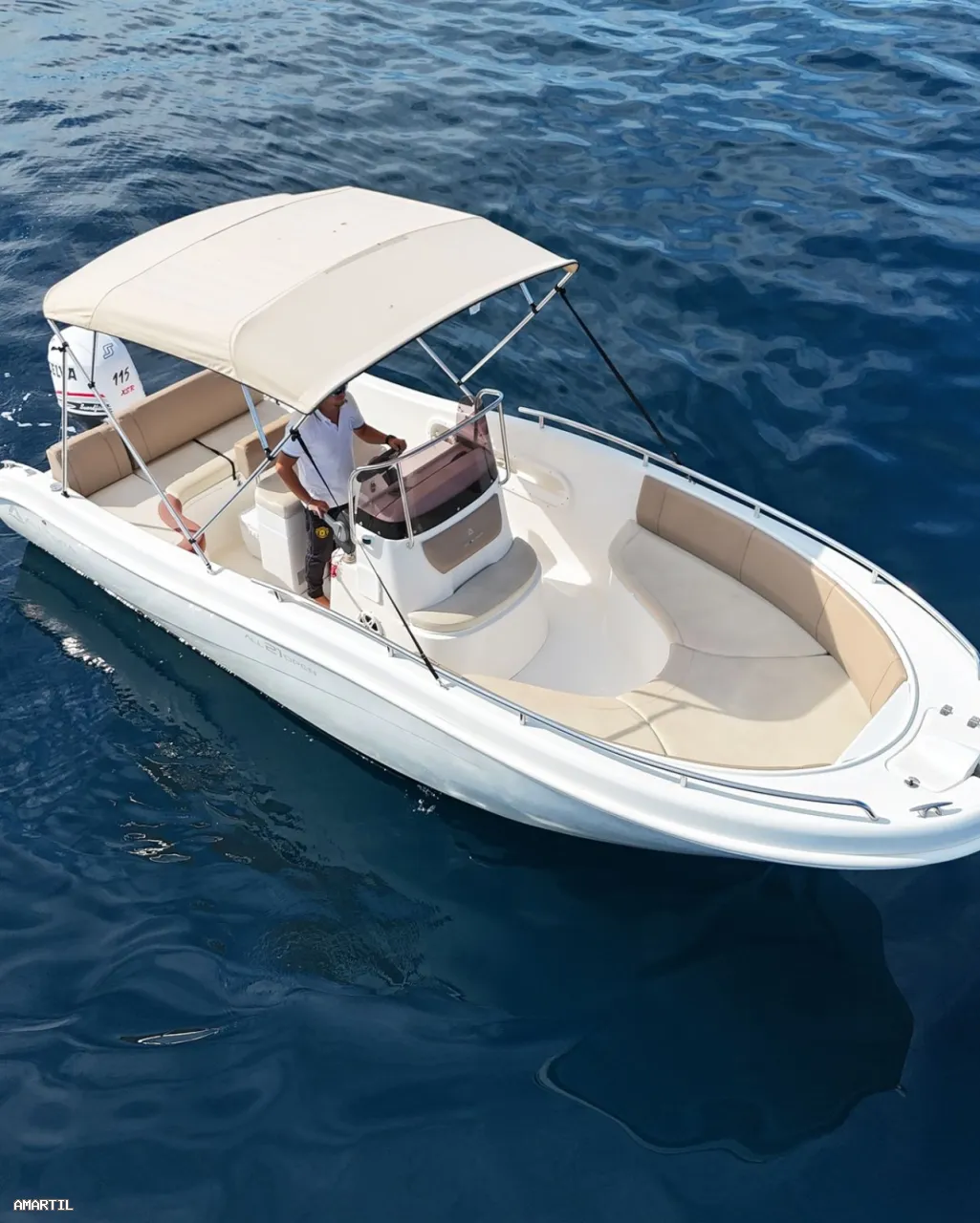Yacht à louer pour sorties en mer luxe