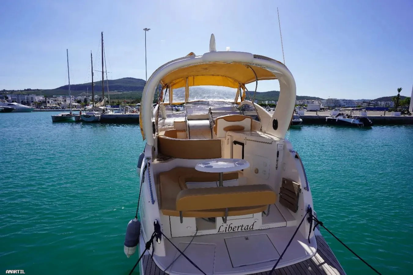 Yacht à louer pour sorties en mer luxe