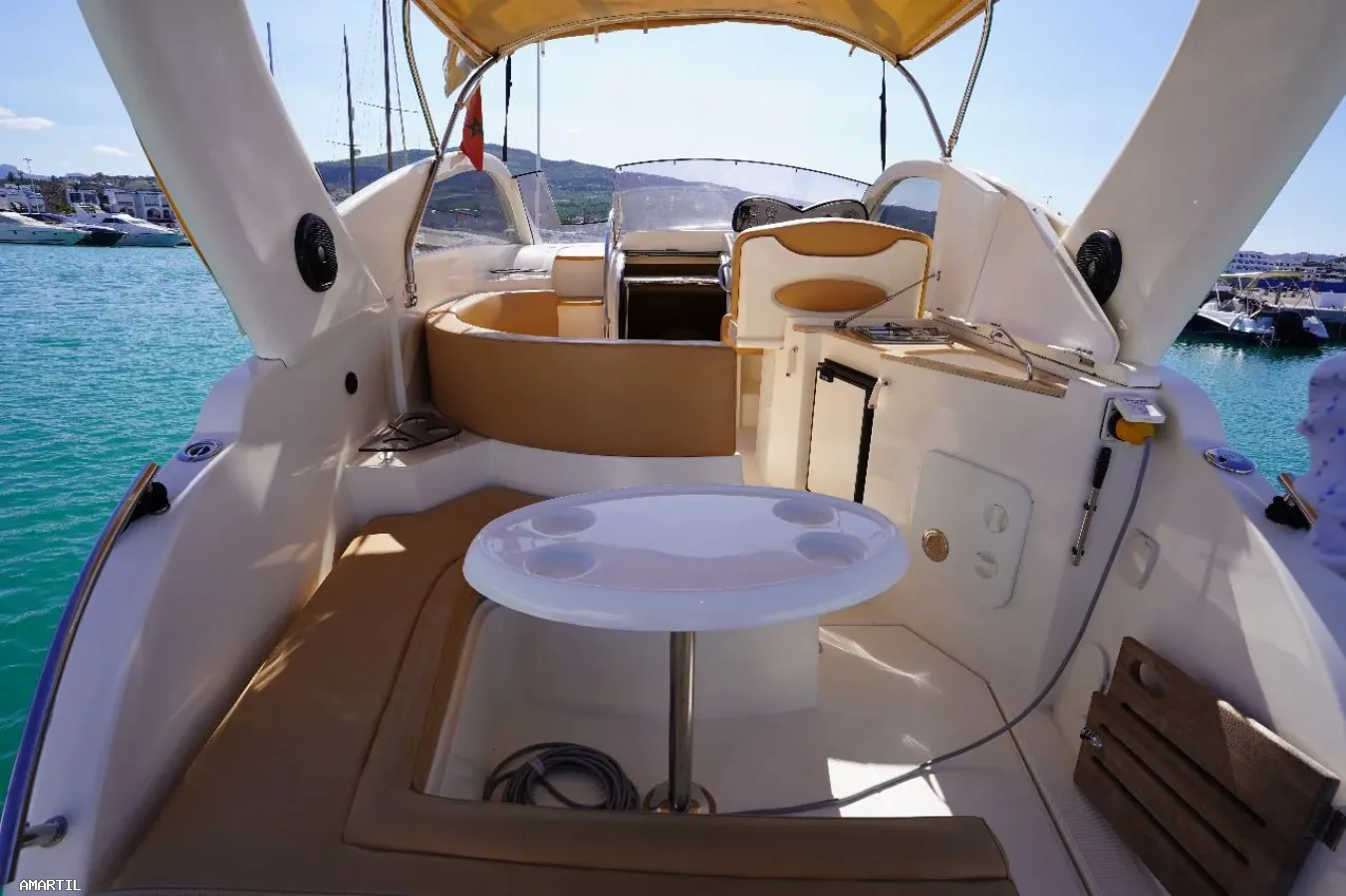 Yacht à louer pour sorties en mer luxe