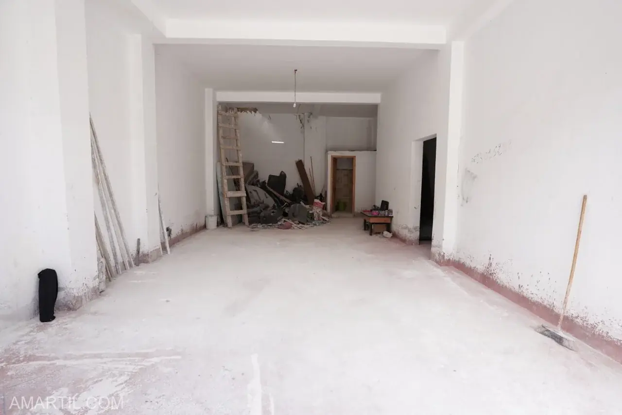 Una tienda comercial en venta en Martil ciudad con interfaz única 61 metros