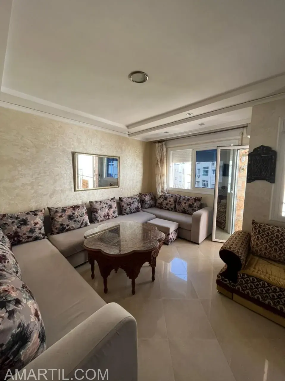 appartement à louer à corniche martil 2 salon 1 chambre balcon 60 mètres 3ème étage