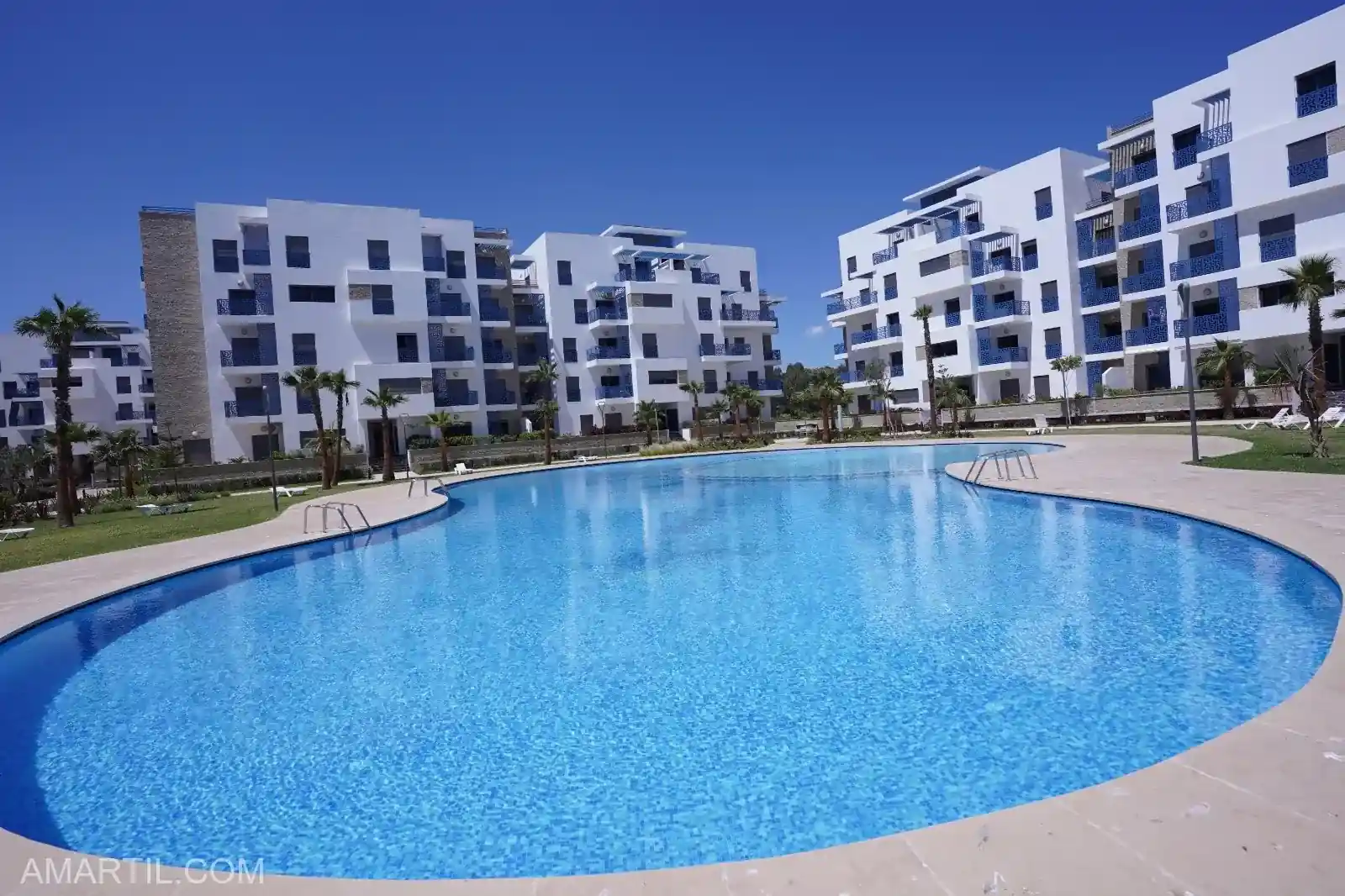 Appartement à louer à Corniche Martil 1 chambre 2 balcons et piscine