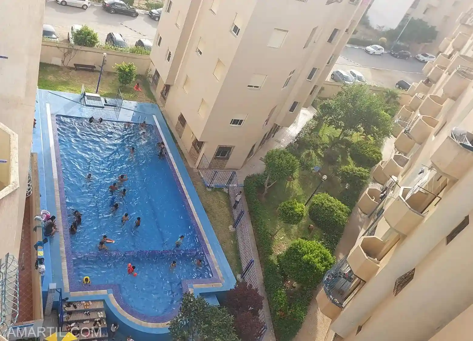 Appartement à louer dans une résidence fermée à lhouma ljadida 2 chambre salon la piscine balcon