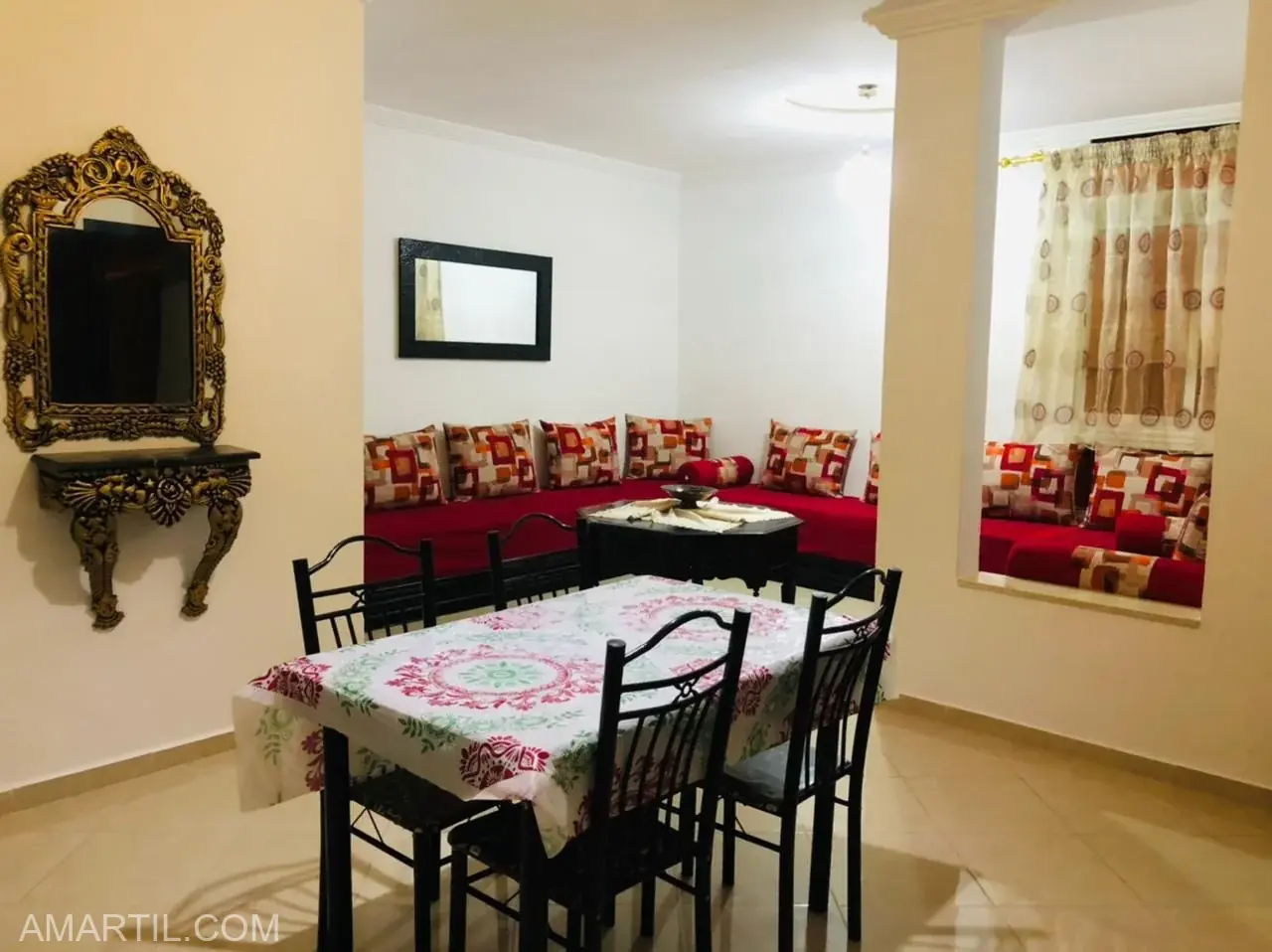 bel appartement à louer à Martil, El Oued El Meleh, à 275 mètres , Il se compose de deux canapés