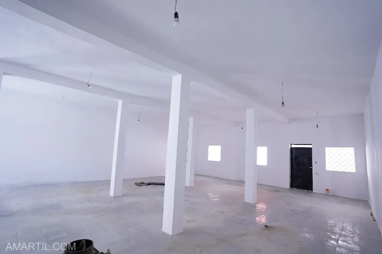 Local commercial à vendre à Martil d'une superficie de 200 m², bien équipé