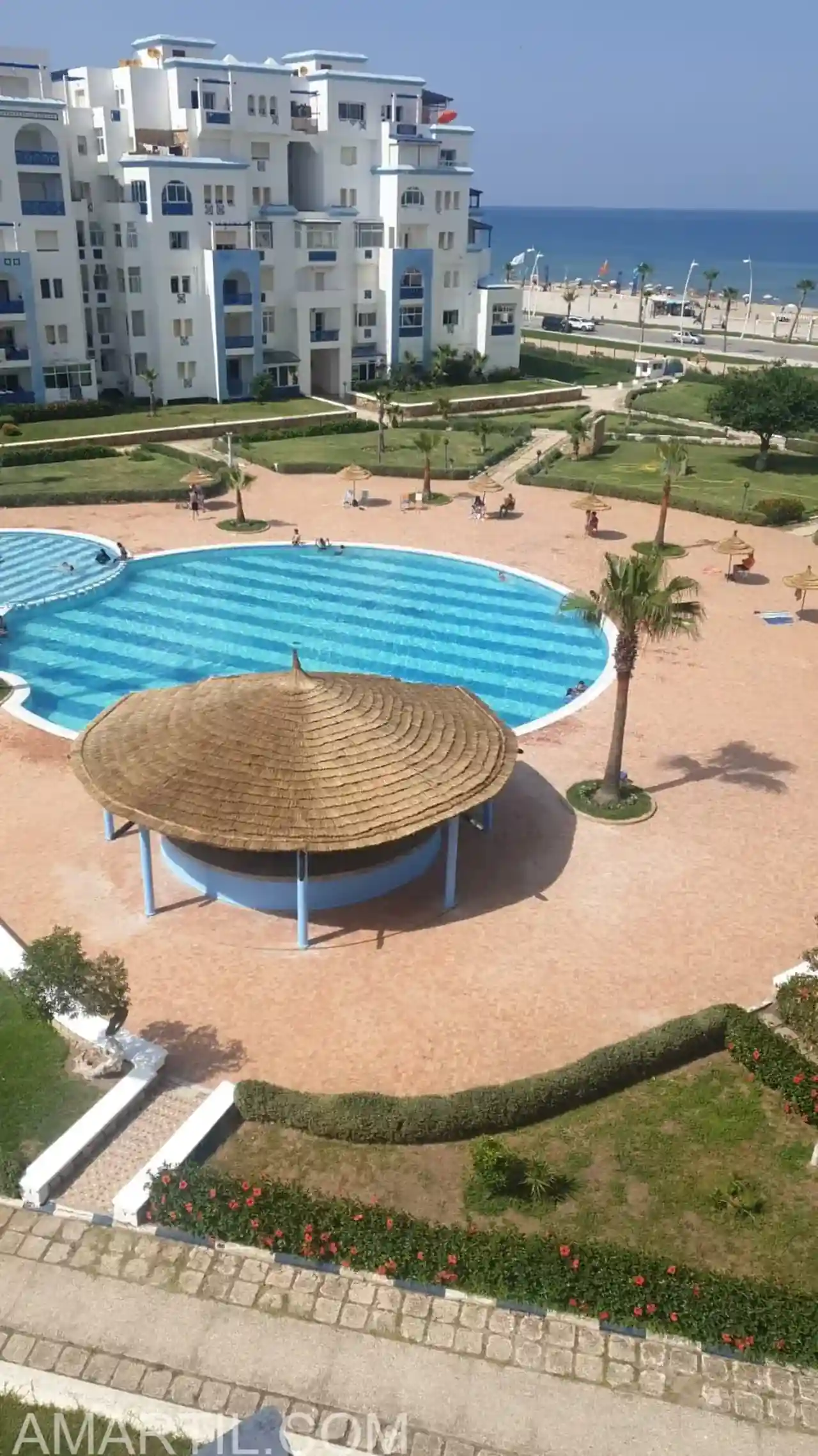 bel Appartement à louer à courniche martil 2 chambre balcon 4ème étage 96 mètres