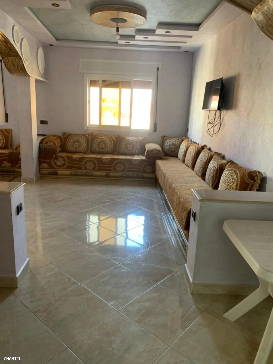 Bel appartement à louer à Martil avec 2 salons.